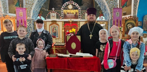 В храме святых первоверховных апостолов Петра и Павла села Погромец прошло мероприятие в рамках празднования Дня славянской письменности и культуры