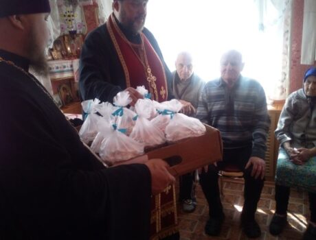 Духовенство Валуйской епархии посетило пансионат «Тихая Пристань» села Погромец