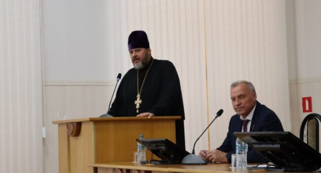 Благочинный Волоконовского округа принял участие в заседании Совета депутатов Волоконовского муниципального округа