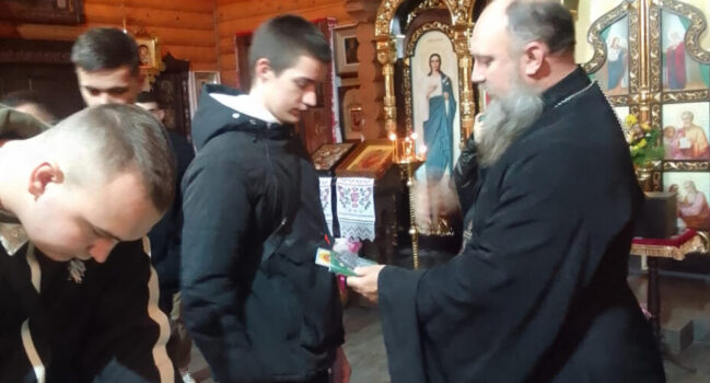 В Храме Спаса Нерукотворного посёлка Волоконовка призывники помолились о благополучной службе
