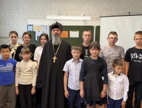 В рамках празднования Дня славянской письменности и культуры прошла встреча учеников МБОУ «Афоньевской СОШ» с настоятелем храма Георгия Победоносца села Афоньевка