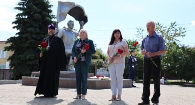 Благочинный приходов Волоконовского округа принял участие в торжественном митинге посвященном Дню памяти и скорби