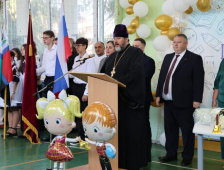 Священники Волоконовского благочиния традиционно приняли участие в мероприятиях посвященных началу нового учебного года